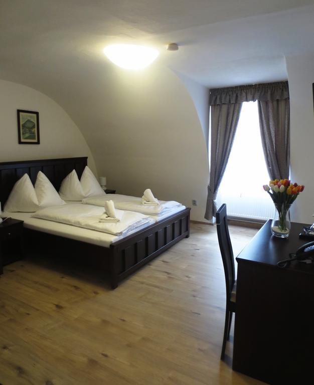 Hotel Hubertus Valtice Habitación foto