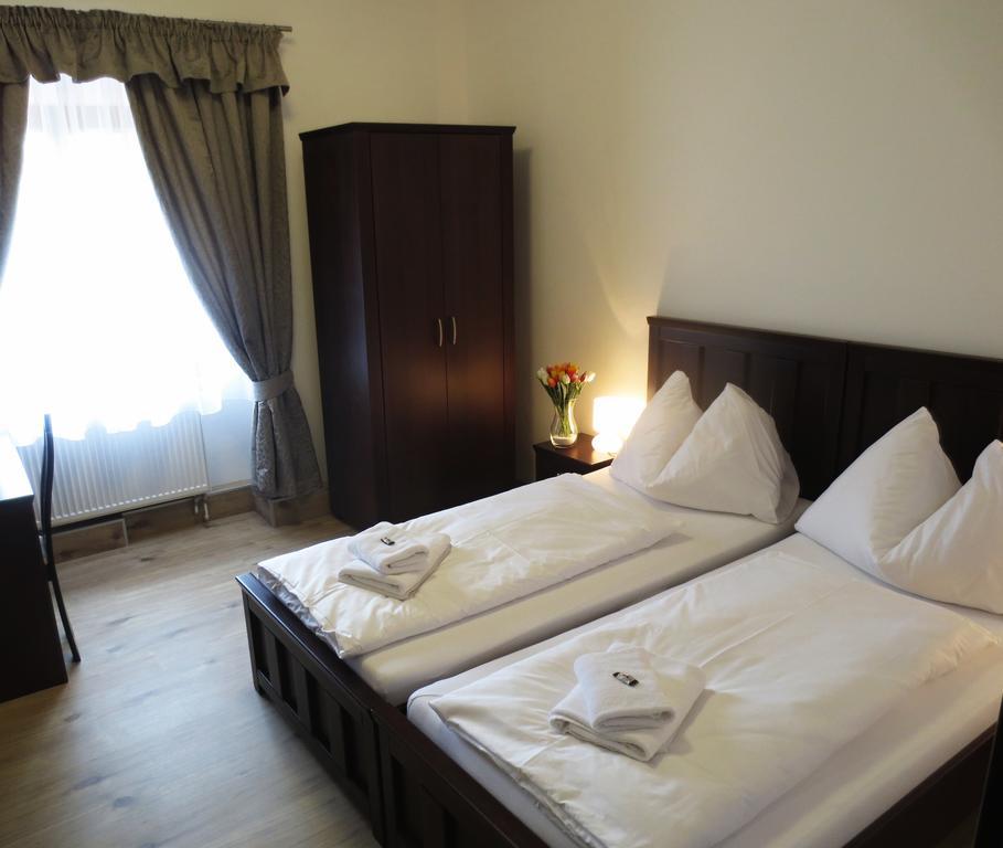 Hotel Hubertus Valtice Habitación foto